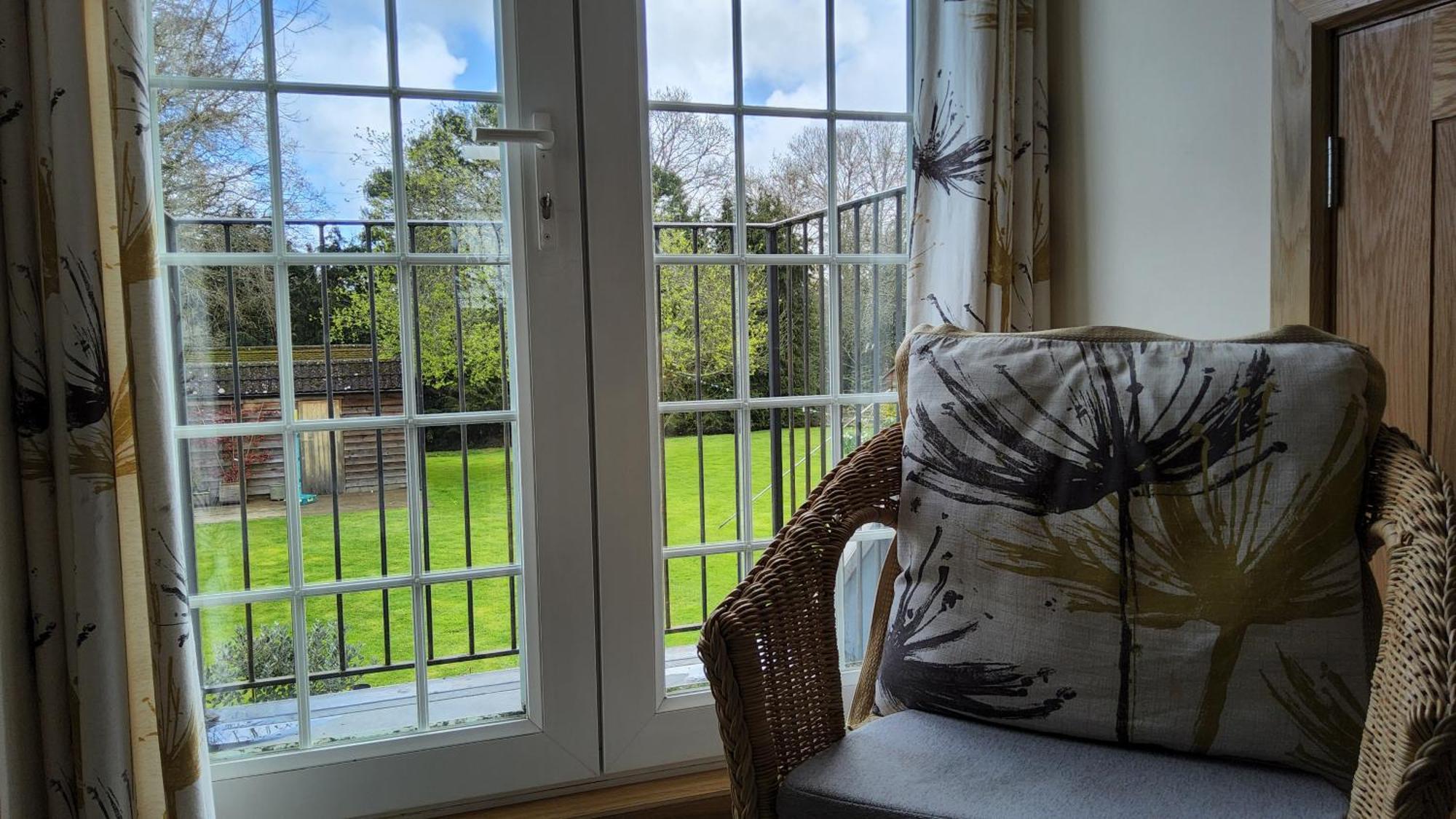 Ha'Penny Acre Bed and Breakfast Sherfield English Exteriör bild