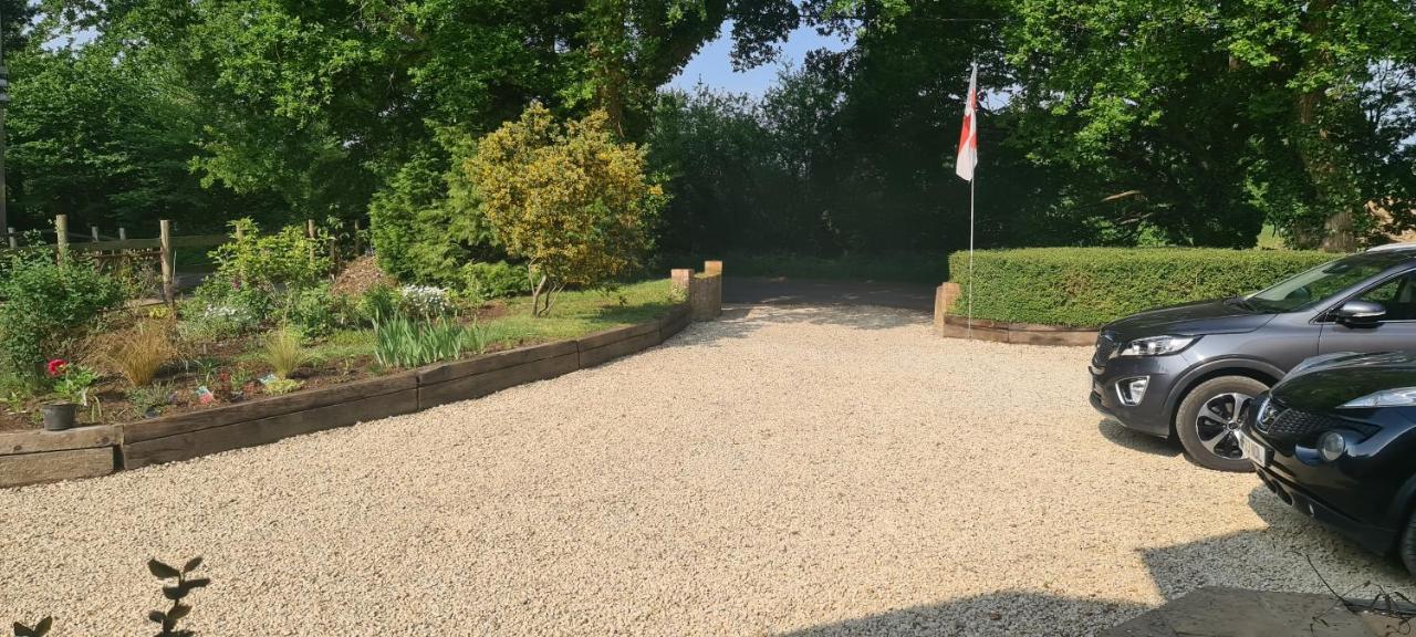 Ha'Penny Acre Bed and Breakfast Sherfield English Exteriör bild