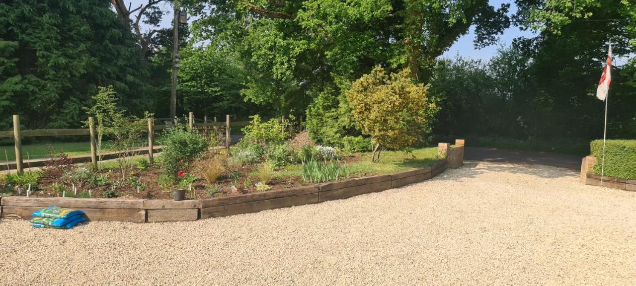 Ha'Penny Acre Bed and Breakfast Sherfield English Exteriör bild