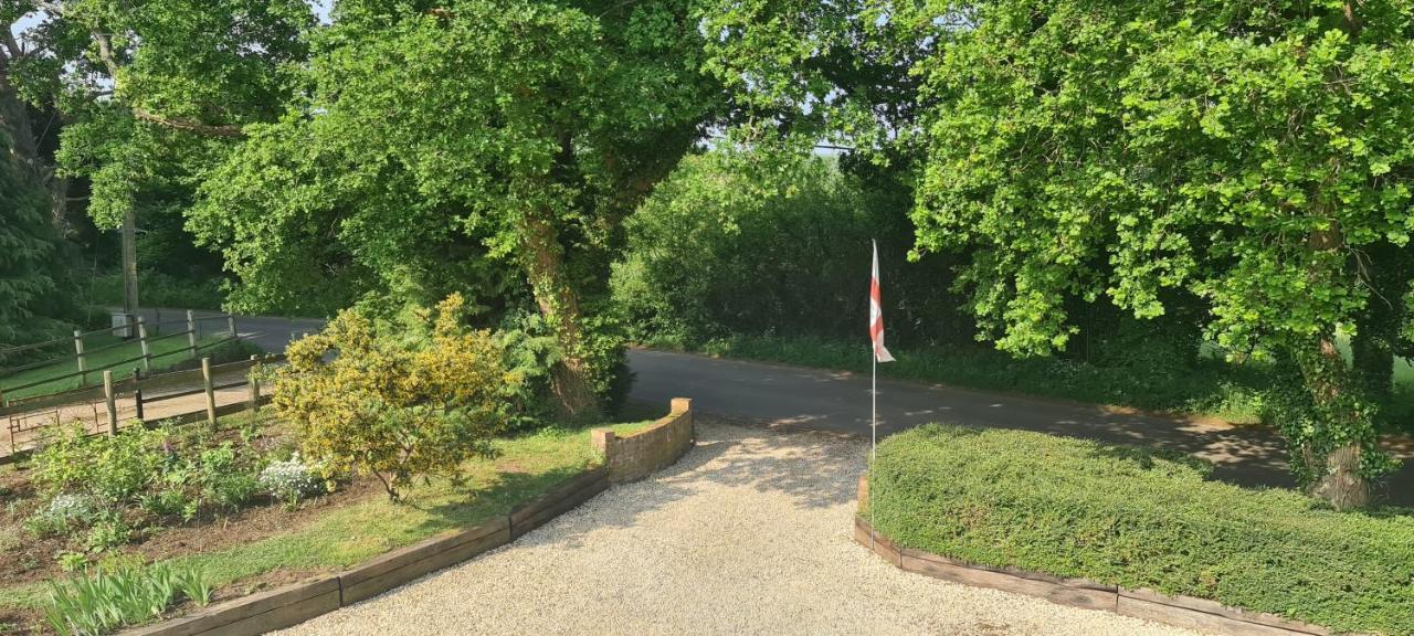 Ha'Penny Acre Bed and Breakfast Sherfield English Exteriör bild