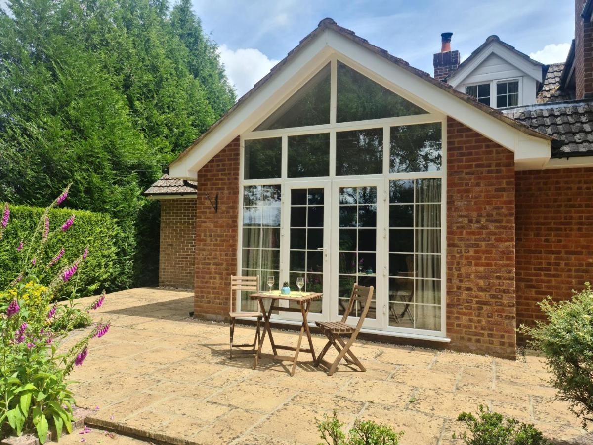 Ha'Penny Acre Bed and Breakfast Sherfield English Exteriör bild
