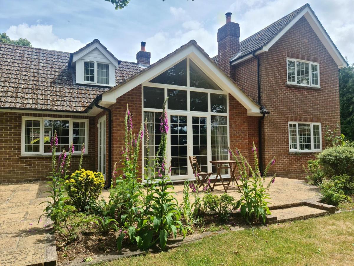 Ha'Penny Acre Bed and Breakfast Sherfield English Exteriör bild